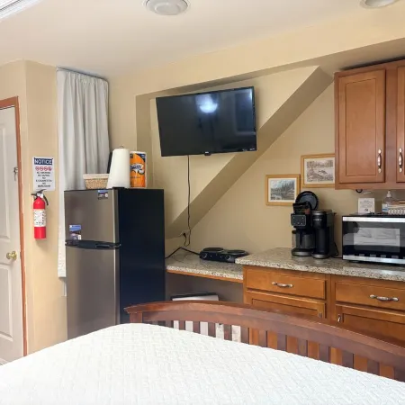 Stay In Ohiopyle by the trail with a jetted tub