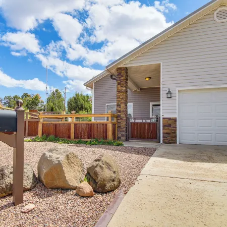 Private Patio + Gazebo: Show Low Hideaway!