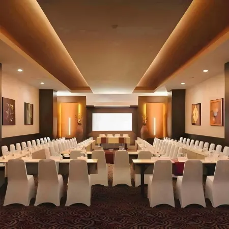 Solo Paragon Hotel & Residence