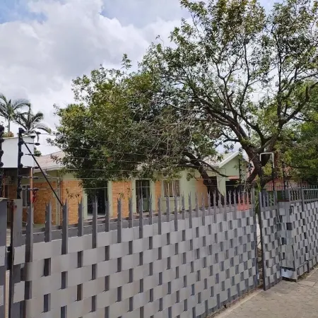Laroza Guest House