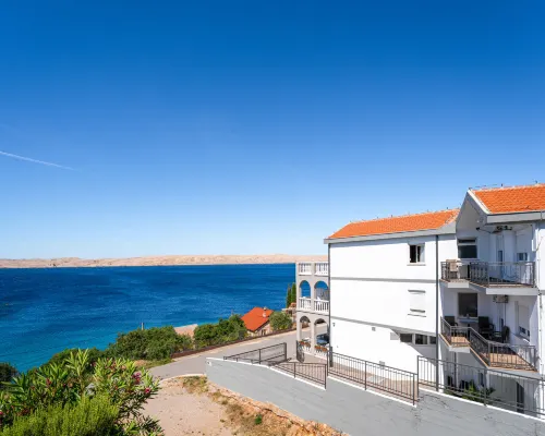 Delfin Hotels in Opcina Karlobag