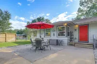 Walk to Shops & Eats! Family Escape in Columbus - WiFi