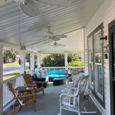 The Rose on Lakeside Mount Dora-Umatilla4 Bedrooms 2 1/2 bathrooms Sleeps 10