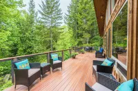 Olympic Natl Park Base Luxe Port Angeles Cabin - bar