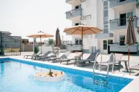 Hotel Ariana Lux - Pools