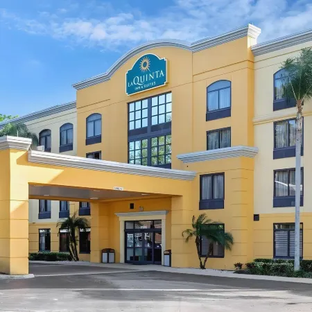Comfort Inn & Suites Tampa North I-75