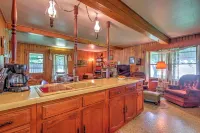 Walk to River! Its A Wonderful Life Cottage - 3-Star