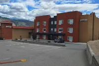 Park Inn by Radisson Osoyoos - Pools