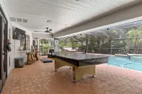 Tampa Oasis Private Pool Sauna Sleeps 14 - Wifi