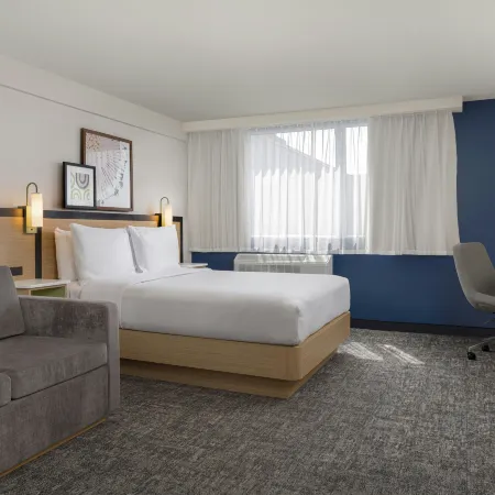 Spark by Hilton Montreal Brossard