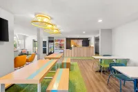 Spark by Hilton Appleton - breakfast