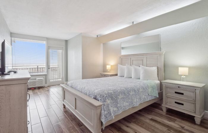Howard Johnson by Wyndham Oceanfront Daytona Beach