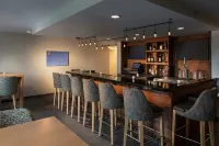 沃威克普羅維登斯機場萬楓酒店及套房 - 酒吧