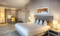 DoubleTree by Hilton Denver - Westminister - Kitchens