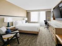 DoubleTree by Hilton Charlotte City Center Hotels near Hanover Square