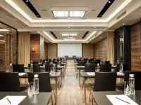 Saint Ten Boutique Hotel, Small Luxury Hotels Hotels near فوشتوفاز