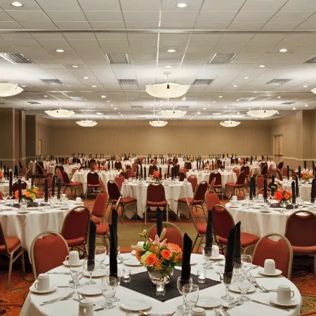 Holiday Inn PORTLAND-AIRPORT (I-205) by IHG