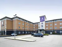 Premier Inn Glasgow Braehead Hotels near Pollock House