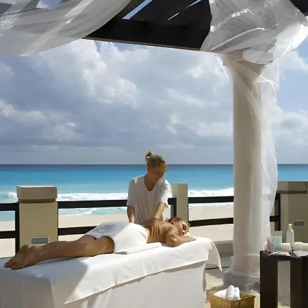 Hotel NYX Cancun