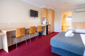 The Ballandean Pub & Motel