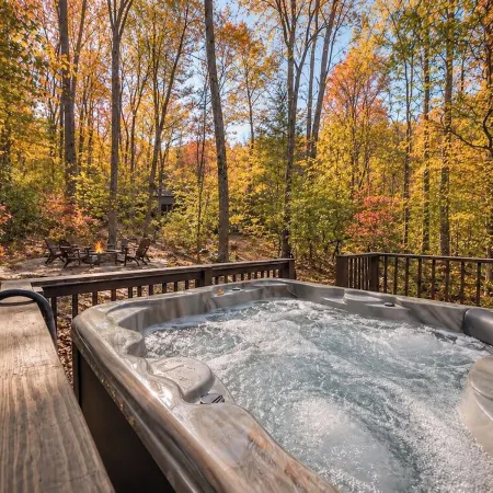 Creekside Cabin - Hot Tub, Firepit, Porch