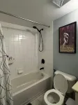 DT Townhouse Room Steps to Transit - Villas