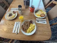 Mountain Sports Inn - breakfast