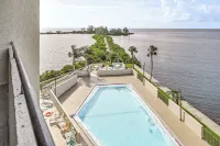 On-Site Beach Access! Waterfront Hudson Condo - Beach