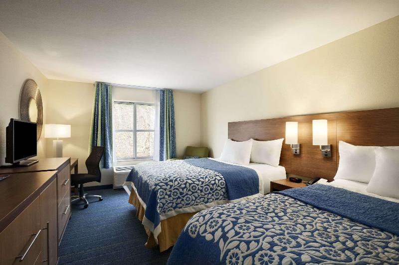 Days Inn & Suites by Wyndham Altoona