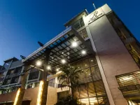 The Avenue Plaza Hotel Hotel dekat JESUS MIRACLE CRUSADE MINISTRY