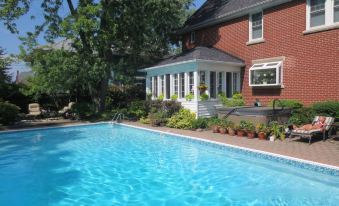 Robinsong Bed and Breakfast - Housity