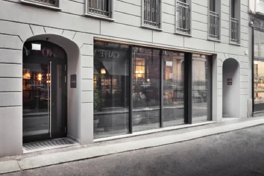 斯佩羅納裏套房酒店