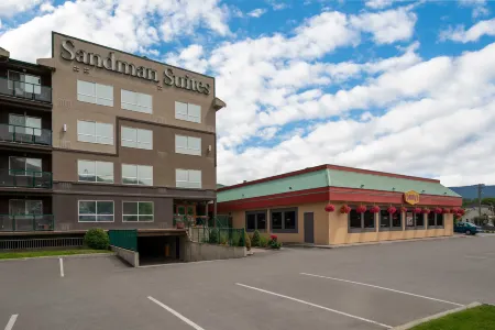 Sandman Hotel Vernon Отели рядом с достопримечательностью «Alexis Park»