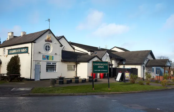 卡恩伍德阿姆斯酒店 - 格林國王旅館