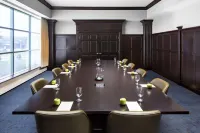 Desmond Hotel Malvern, a DoubleTree by Hilton - Parking