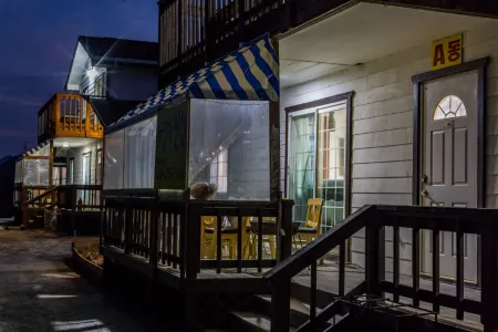 Seosan Seosan Beach Pension Отели рядом с достопримечательностью «Beolcheon Auto Campground»