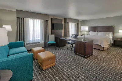 Hampton Inn & Suites Albuquerque/Airport Отели в г. 