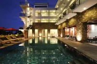 Mahogany Hotel