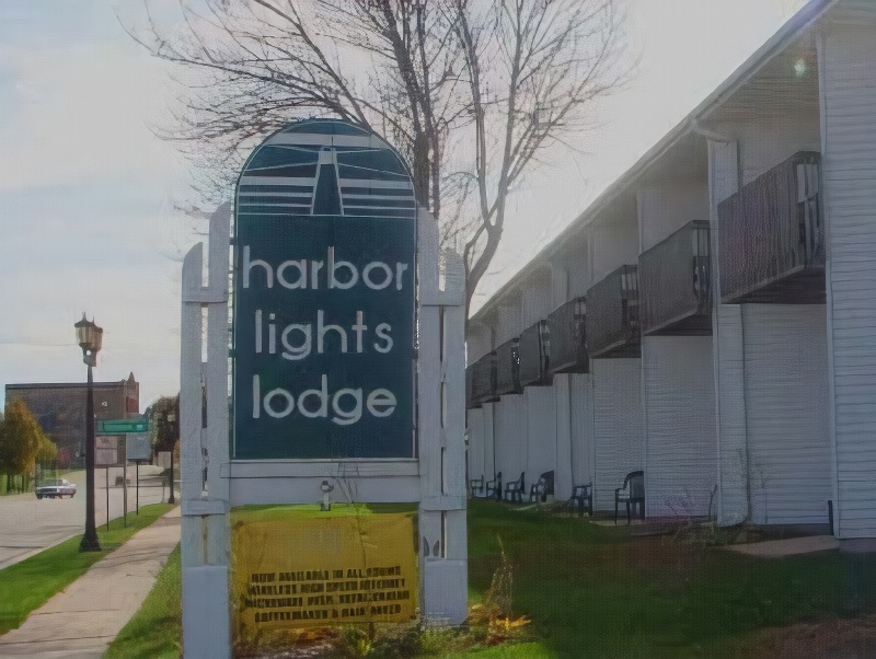 Harbor Lights Lodge