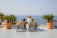 Borgo Romantica - Resort & Spa فنادق في Serrara Fontana