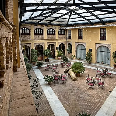 Hotel Alcázar de la Reina