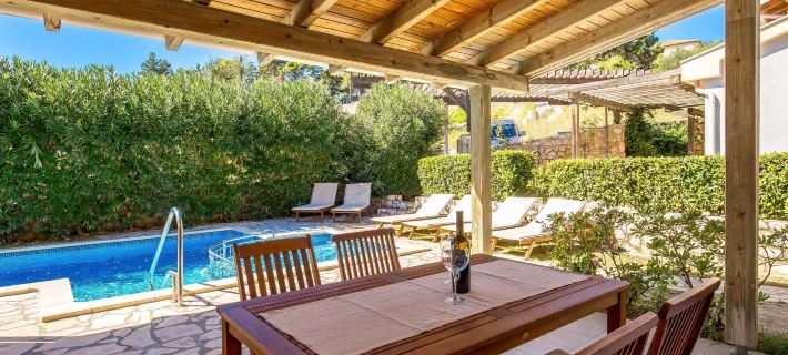Mihaela 2 Hotels in Rab