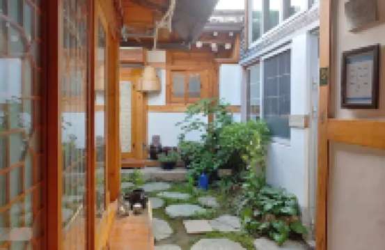 Bukchon Yeonwoo Hanok Stay Hotels near Bukchon Hanok Village