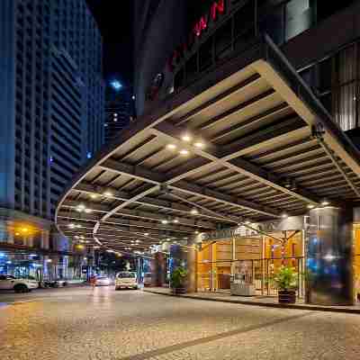 Crowne Plaza Manila Galleria Hotel Exterior