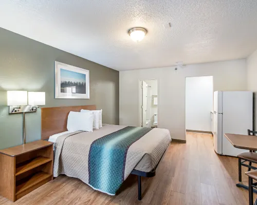 HomeTowne Studios by Red Roof Atlanta – Lawrenceville Hotels in Lawrenceville