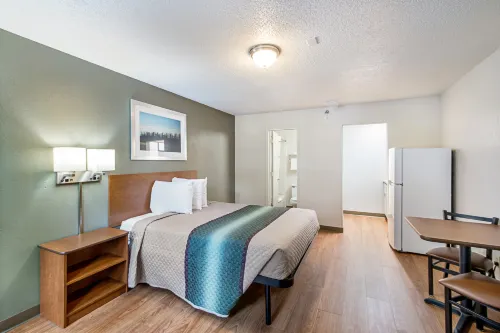 HomeTowne Studios by Red Roof Atlanta – Lawrenceville Hotels in Lawrenceville