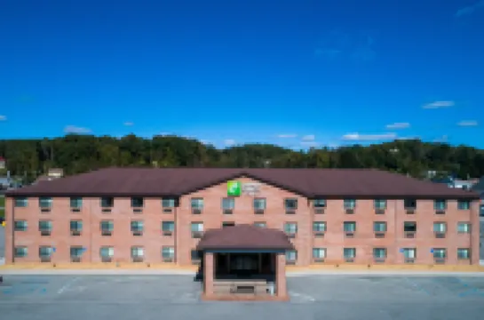 Holiday Inn Express & Suites ELKINS by IHG Hotel di Elkins
