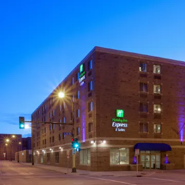 Holiday Inn Express & Suites MINNEAPOLIS-DWTN (CONV CTR) by IHG