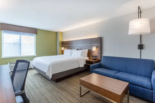 Holiday Inn Express & Suites Scottsburg
