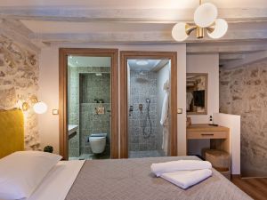 Erotokritos City Luxury Suites